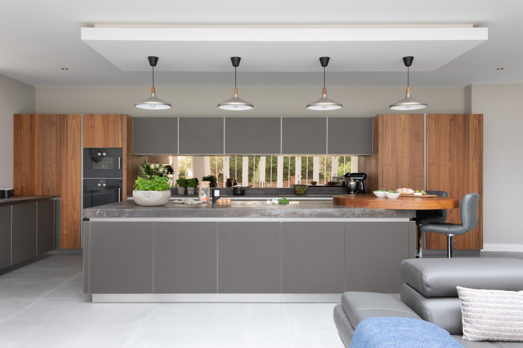 Bespoke kitchen by Searle & Taylor