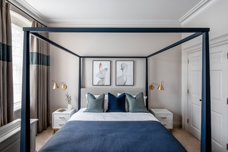 Guest bedroom in Covent Garden flat