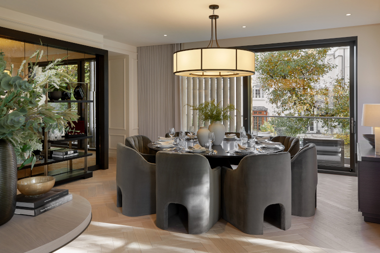 Dining area at 80 Holland Park